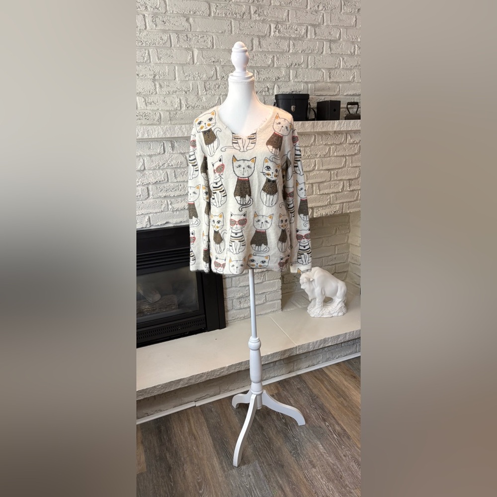 Tricotto Cream Cat Print Sweater